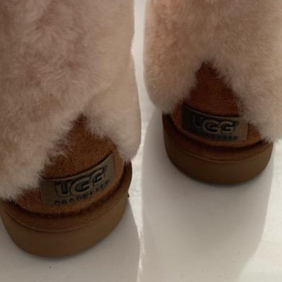 New UGG Women' Classic PATTEN boots CHESTNUT 1006011 SHEEPSKIN SIZE 7b medium - Picture 3 of 11